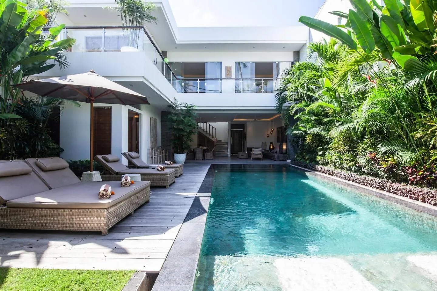 Modern 4Bd Villa, Amazing Location In Seminyak Villa